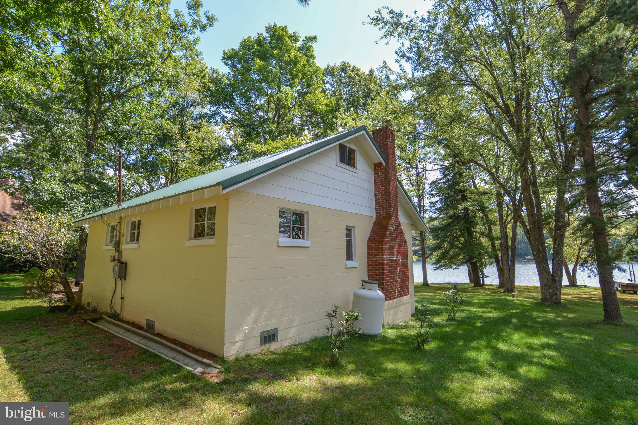 2128 Paradise Point Road Oakland, MD 21550 - Photo 8 of 42 Gallery Image 8