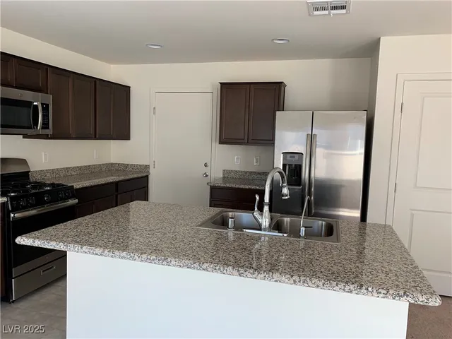$1,700 | 3683 Via Amigos Place, Las Vegas, NV 89115