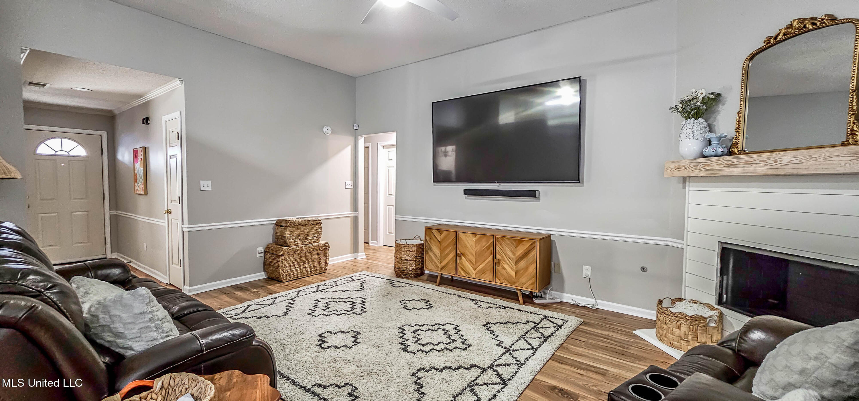 9076 Champlain Drive Olive Branch, MS 38654 - Photo 8 of 24 Family-Sized Great Room