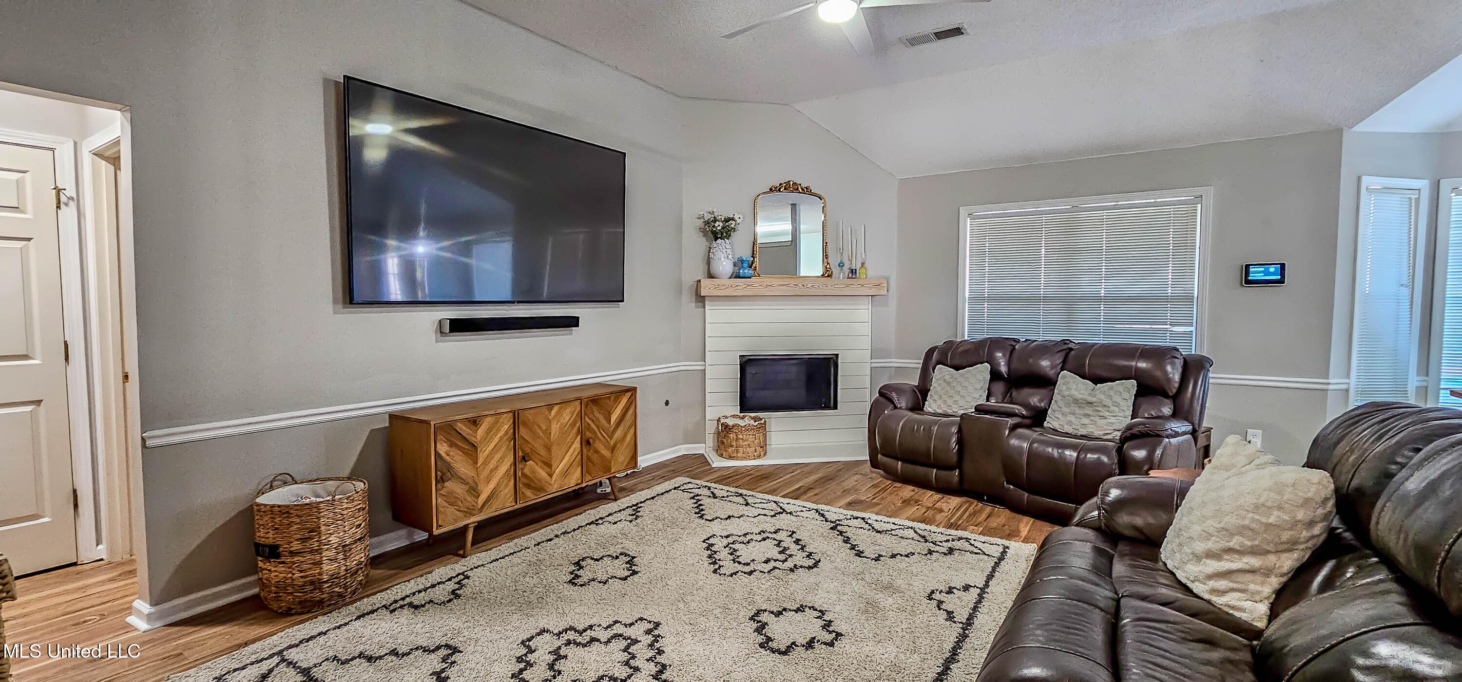 9076 Champlain Drive Olive Branch, MS 38654 - Photo 9 of 24 Gas Log Fireplace