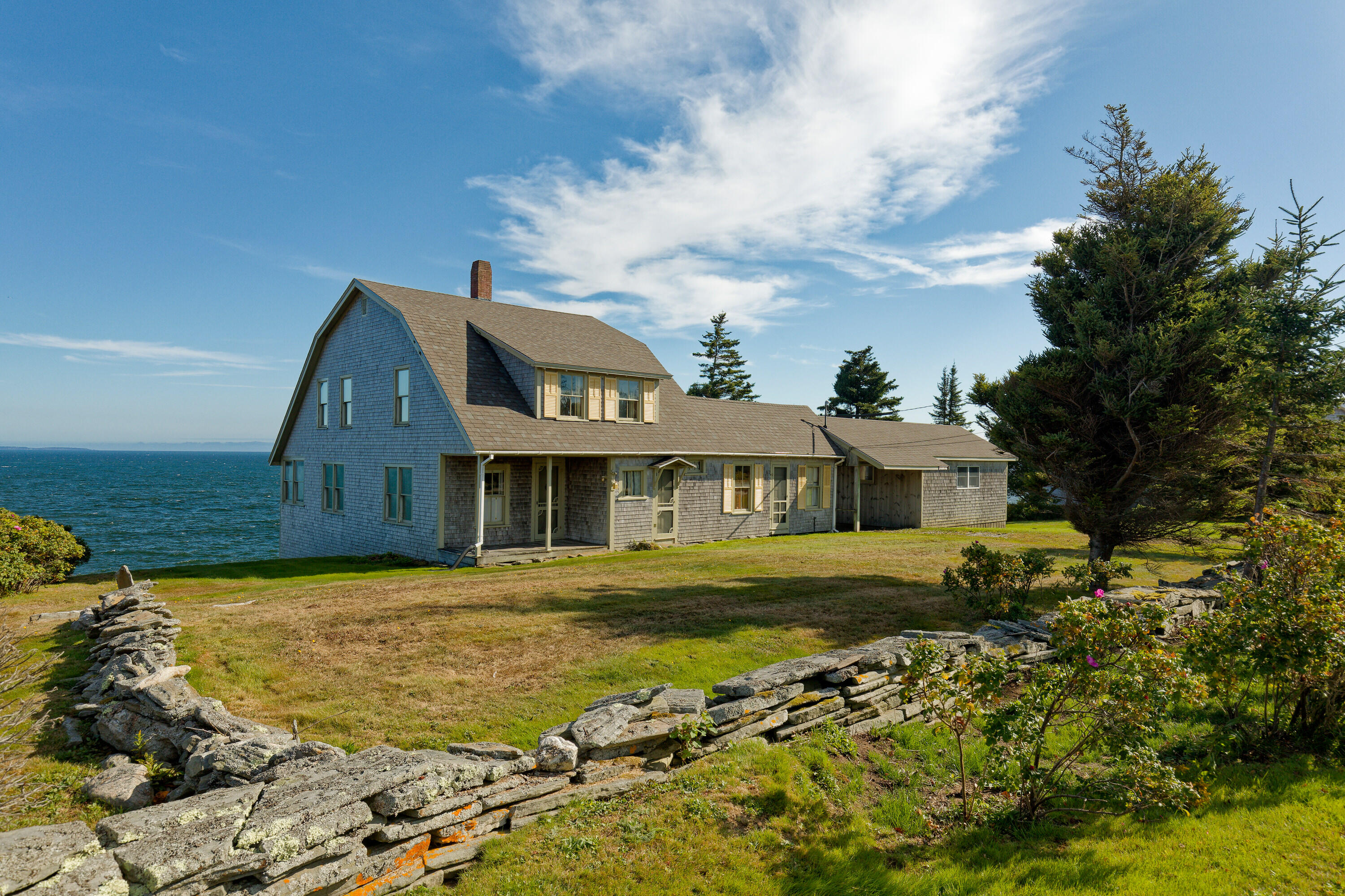 33 Cliff Road New Harbor, ME 04554 - Photo 2 of 46 2