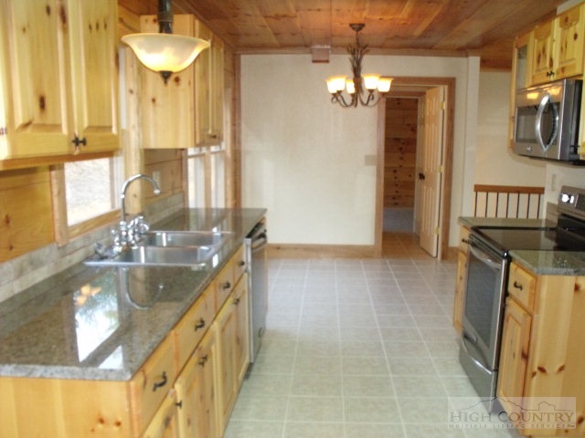 2169 Sandy Level Road Woodlawn, VA 24381 - Photo 13 of 17 Gallery Image 13