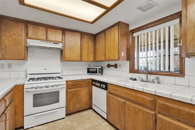 $419,900 | 18442 Hinton Street, Hesperia, CA 92345