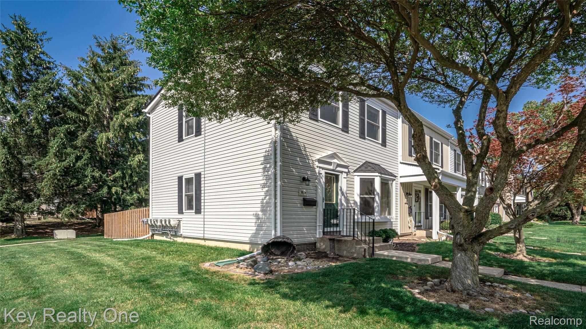 1034 Larson Court Rochester, MI 48307 - Photo 14 of 15 006_42.jpg