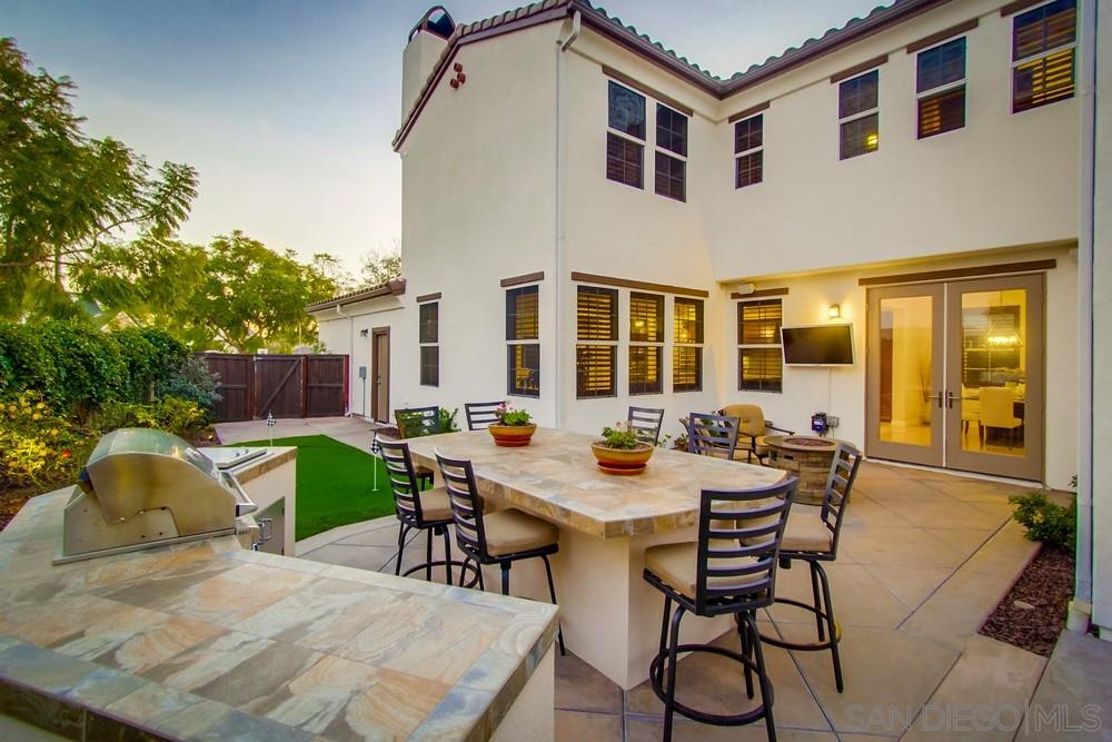 2729 Paradise Road Carlsbad, CA 92009 - Photo 4 of 25 Gallery Image 4