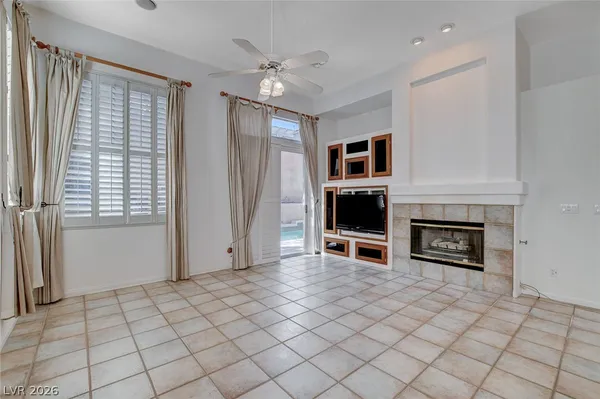 $3,075 | 2013 Spring Rose Street, Las Vegas, NV 89134