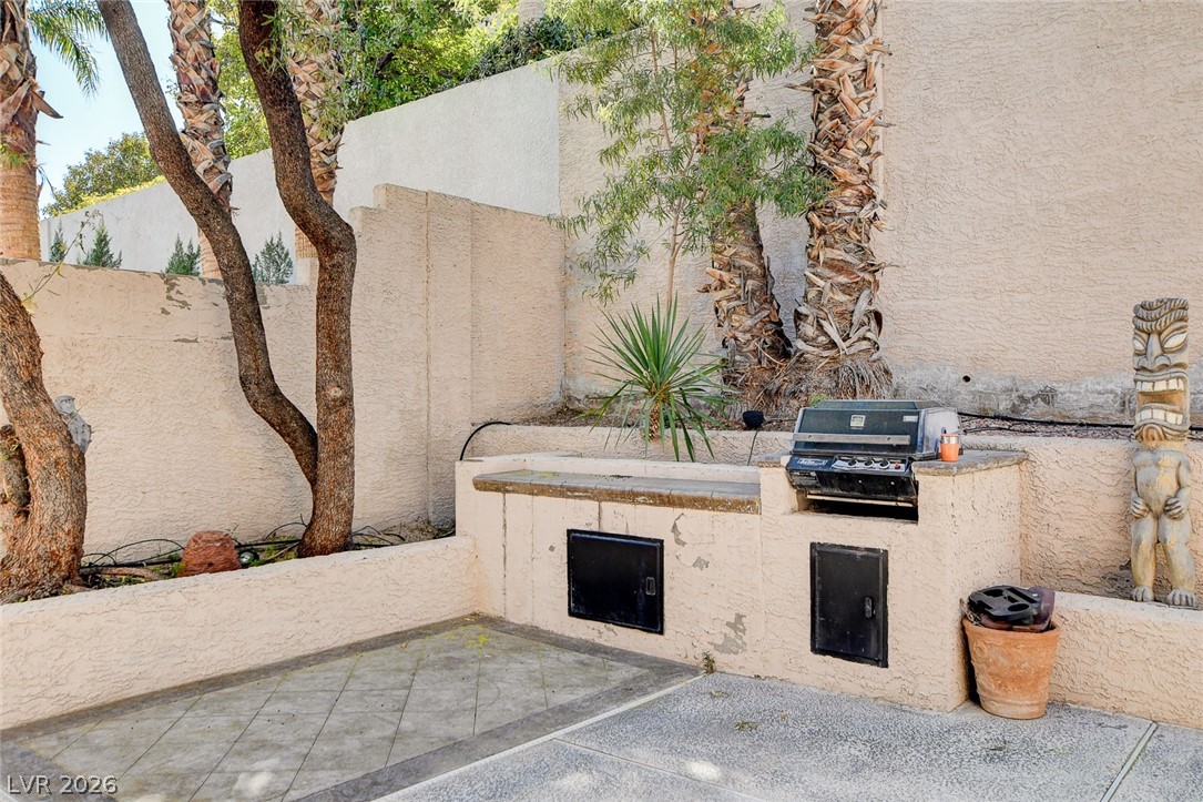 2013 Spring Rose Street Las Vegas, NV 89134 - Photo 37 of 45