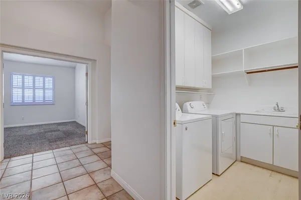 $3,075 | 2013 Spring Rose Street, Las Vegas, NV 89134