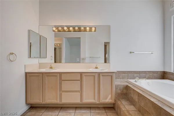 $3,075 | 2013 Spring Rose Street, Las Vegas, NV 89134