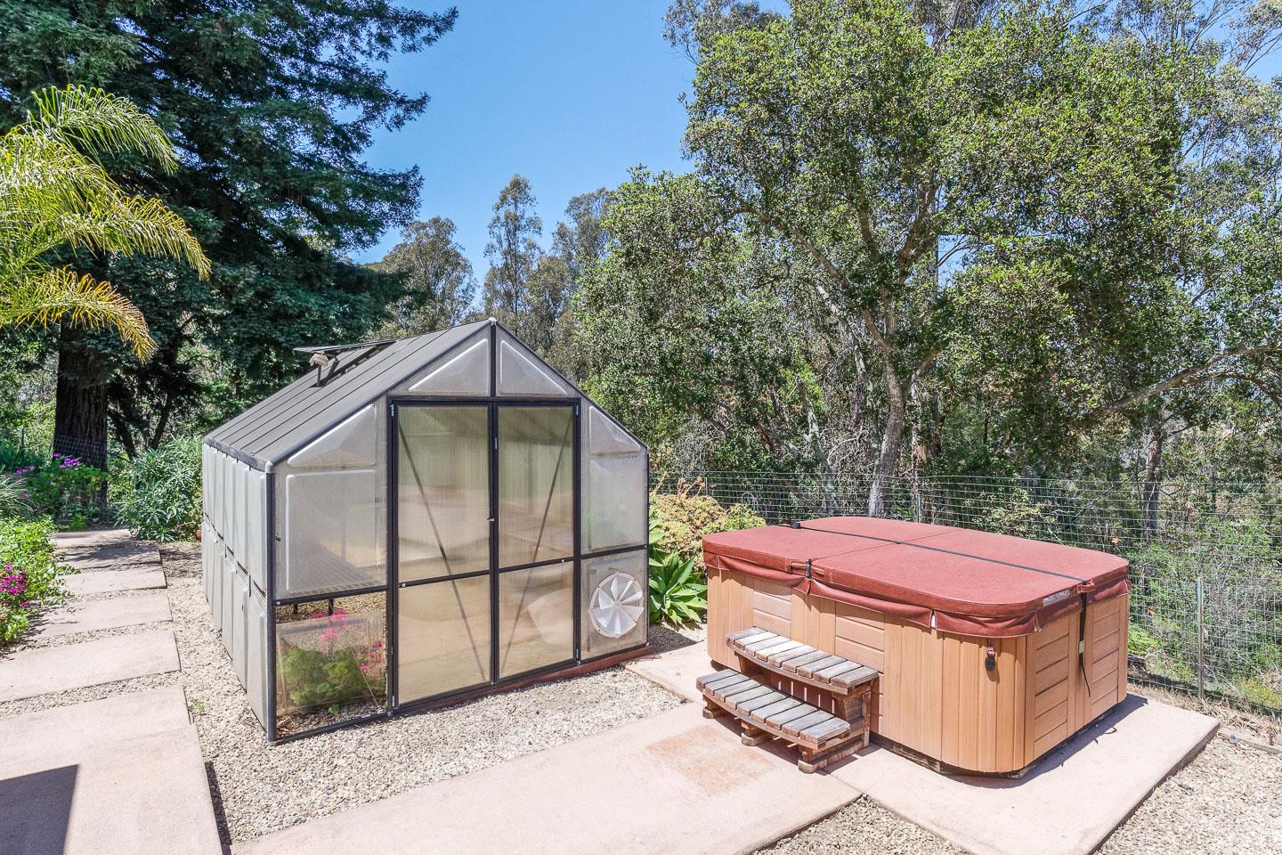 892-894 Calabasas Road Watsonville, CA 95076 - Photo 34 of 53 an outdoor space with a tub