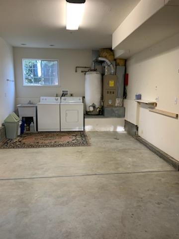 892-894 Calabasas Road Watsonville, CA 95076 - Photo 51 of 53 a view of a garage