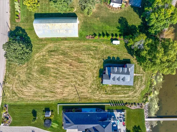 $2,000,000 | 5114 Reynolds Avenue, Waunakee, WI 53597