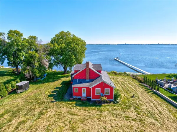 $2,000,000 | 5114 Reynolds Avenue, Waunakee, WI 53597