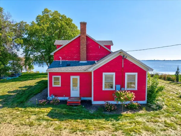 $2,000,000 | 5114 Reynolds Avenue, Waunakee, WI 53597