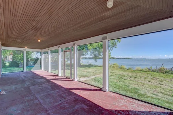 $2,000,000 | 5114 Reynolds Avenue, Waunakee, WI 53597