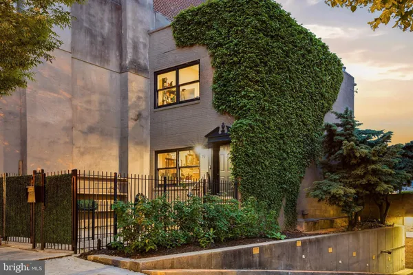 $885,000 | 19 West Chase Street, Baltimore, MD 21201