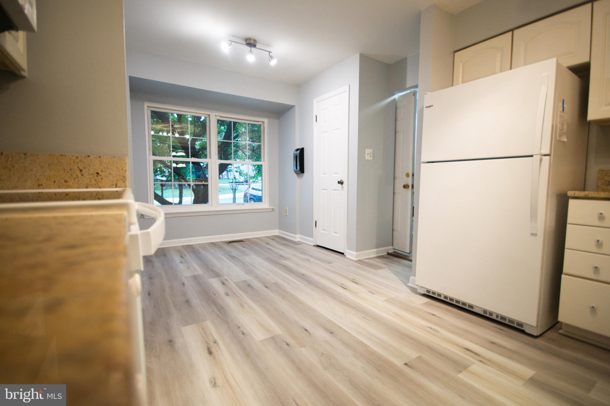 6105 Castletown Way Alexandria, VA 22310 - Photo 7 of 36