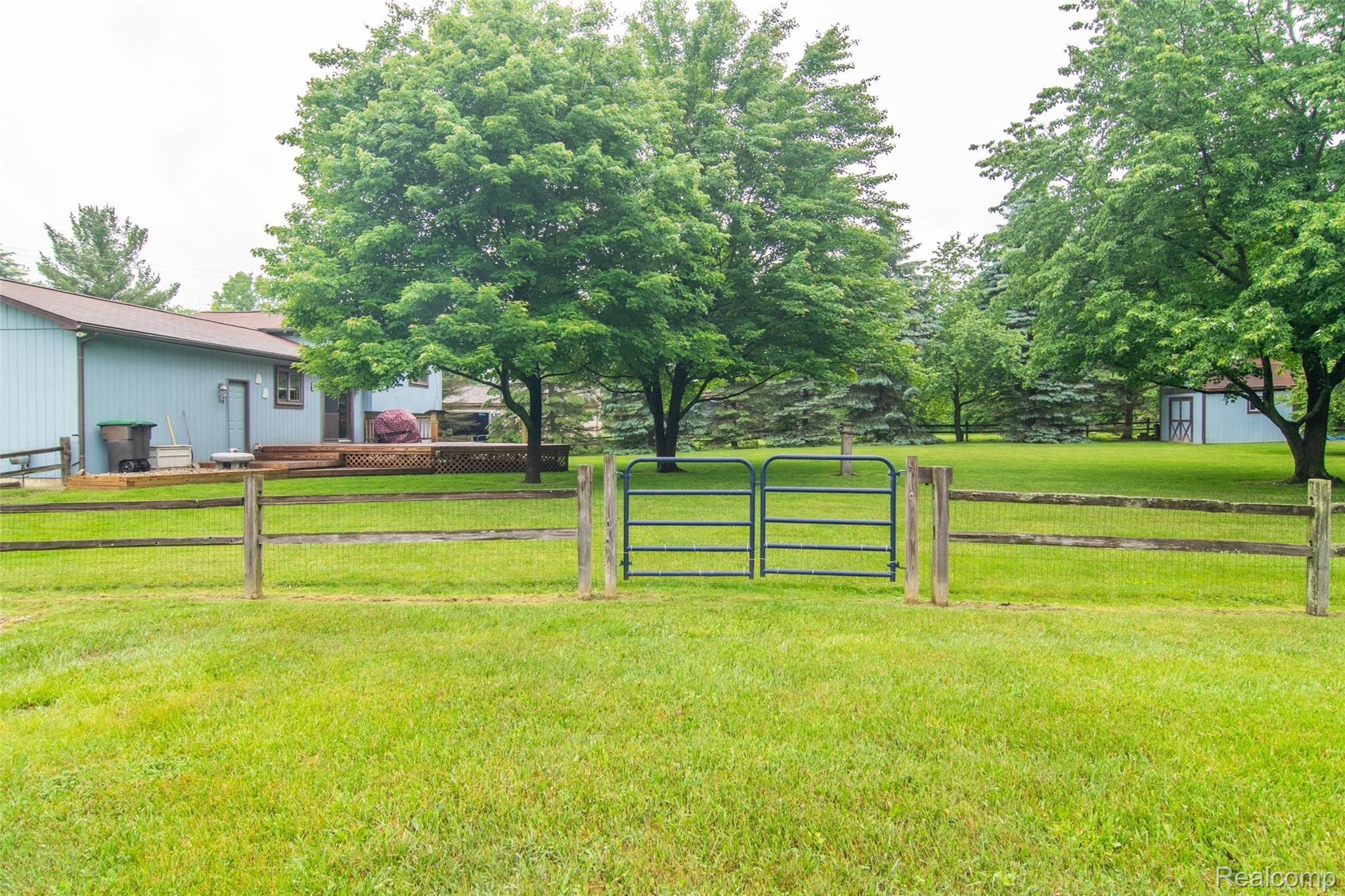 1534 North Hacker Road Howell, MI 48843 - Photo 16 of 21 _DSC0521.jpg