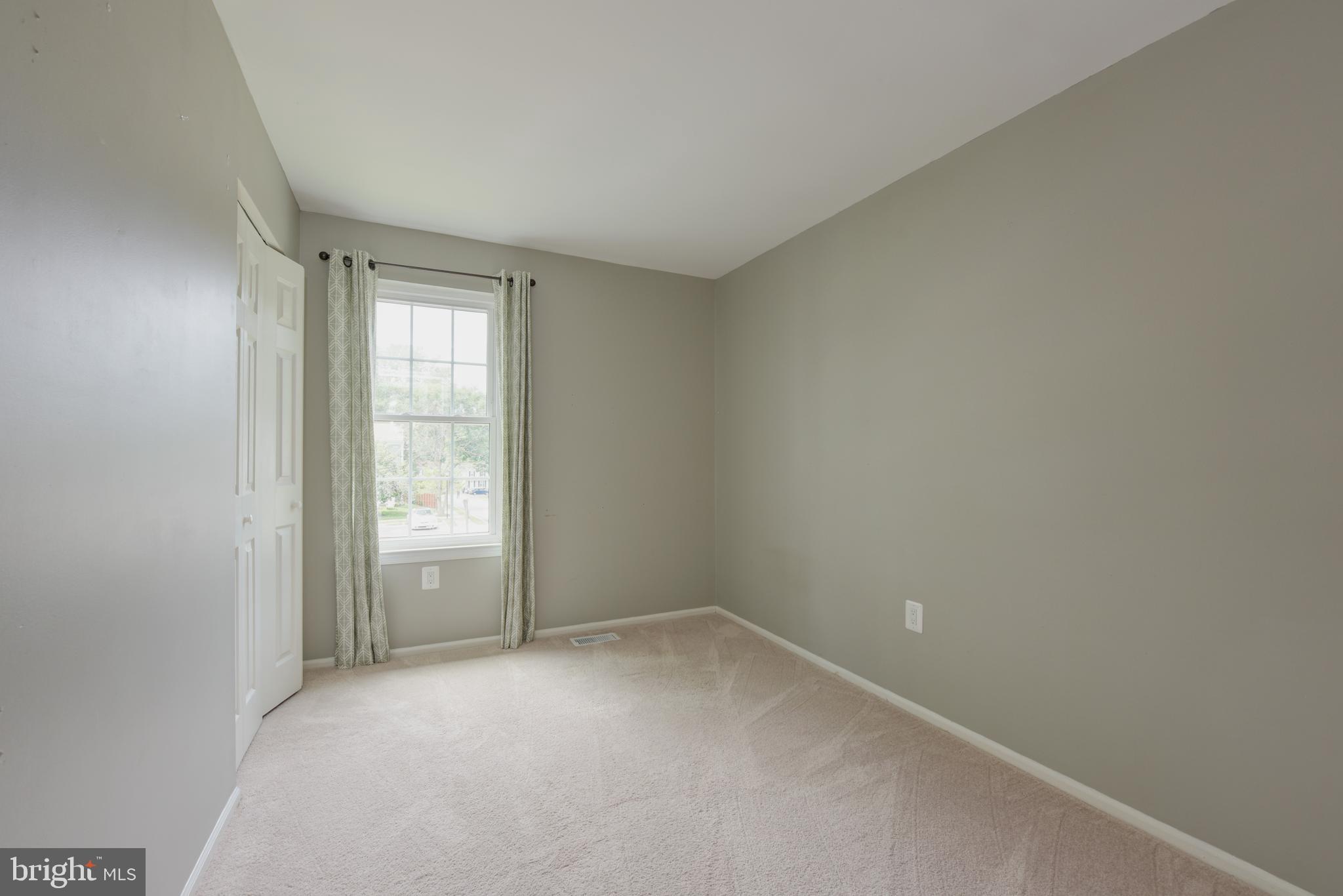 2901 Marsala Court Woodbridge, VA 22192 - Photo 16 of 30 an empty room with windows