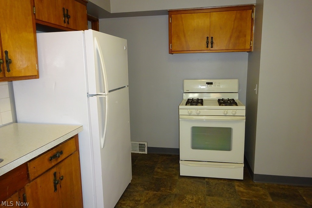 3215 Warren Road Cleveland, OH 44111 - Photo 8 of 11 Gallery Image 8