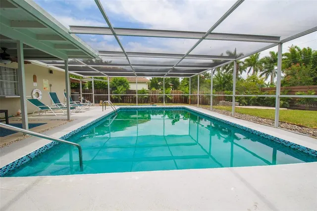 $8,000 | 2232 Pine Terrace, Sarasota, FL 34231