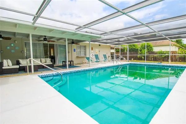 $8,000 | 2232 Pine Terrace, Sarasota, FL 34231