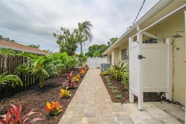 $8,000 | 2232 Pine Terrace, Sarasota, FL 34231