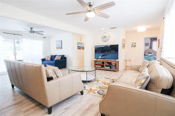 $8,000 | 2232 Pine Terrace, Sarasota, FL 34231