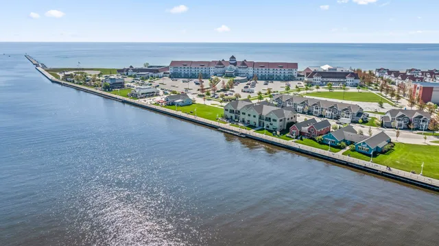 $435,000 | 514 South Pier Drive, Unit 1, Sheboygan, WI 53081