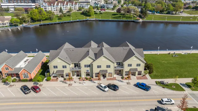 $435,000 | 514 South Pier Drive, Unit 1, Sheboygan, WI 53081