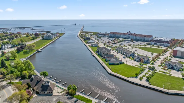 $435,000 | 514 South Pier Drive, Unit 1, Sheboygan, WI 53081