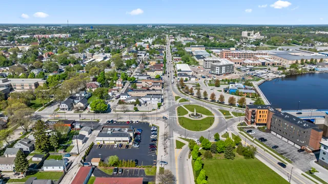 $435,000 | 514 South Pier Drive, Unit 1, Sheboygan, WI 53081