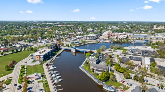 $435,000 | 514 South Pier Drive, Unit 1, Sheboygan, WI 53081