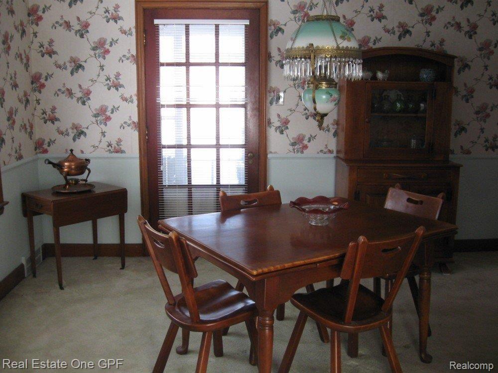 248 Kerby Road Grosse Pointe, MI 48236 - Photo 4 of 16 4 840.jpg