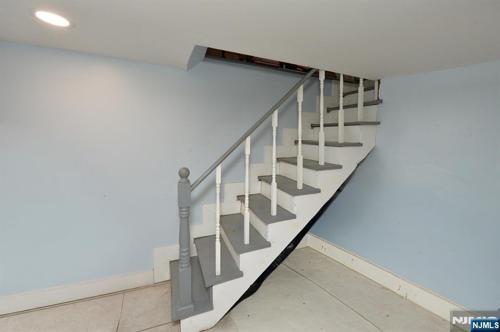 135 Scheerer Avenue Newark, NJ 07112 - Photo 20 of 34