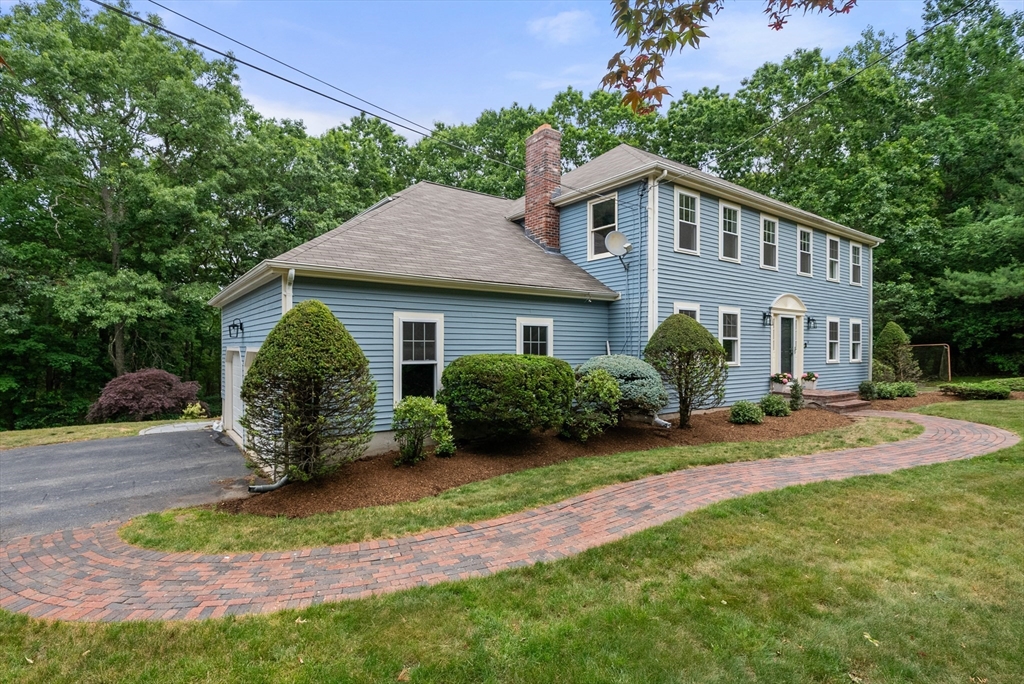 14 Harnden Road Foxboro, MA 02035 - Photo 2 of 40