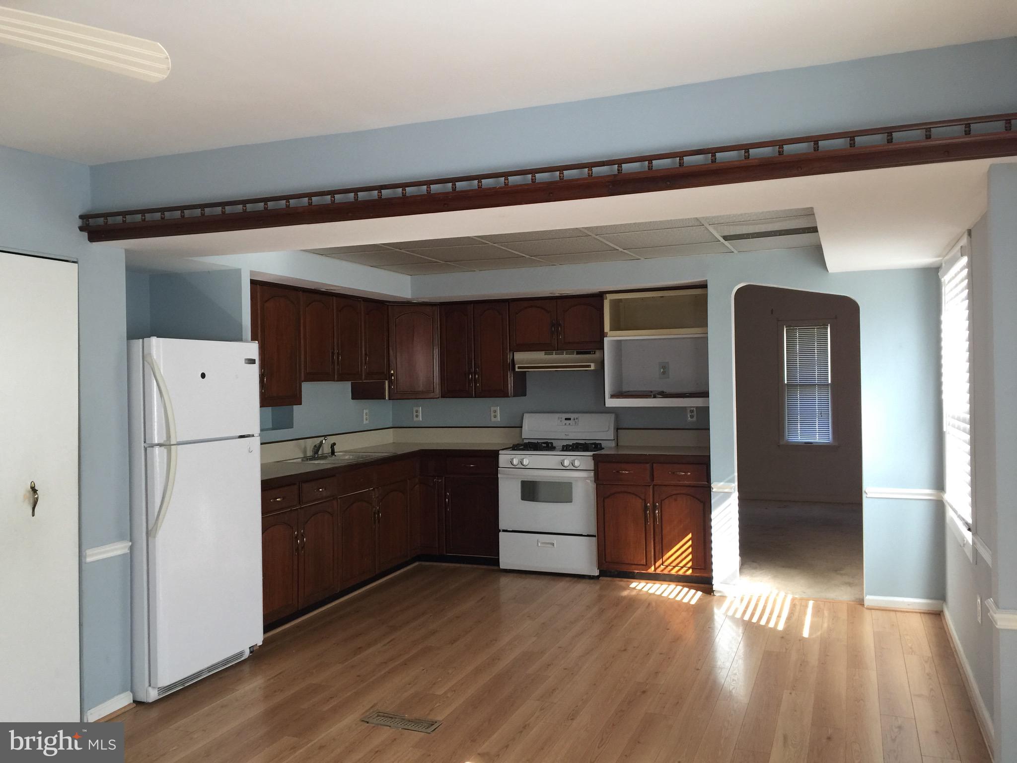 335 Walgrove Road Reisterstown, MD 21136 - Photo 8 of 10 Kitchen
