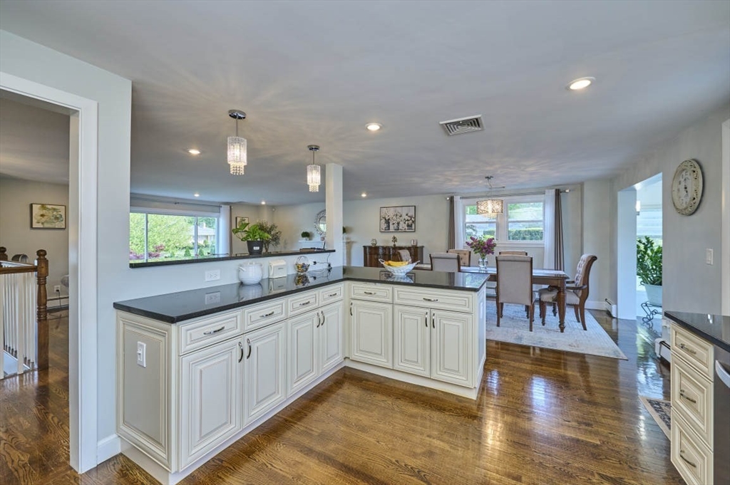 5 Rando Lane Waltham, MA 02451 - Photo 12 of 40 Gallery Image 12