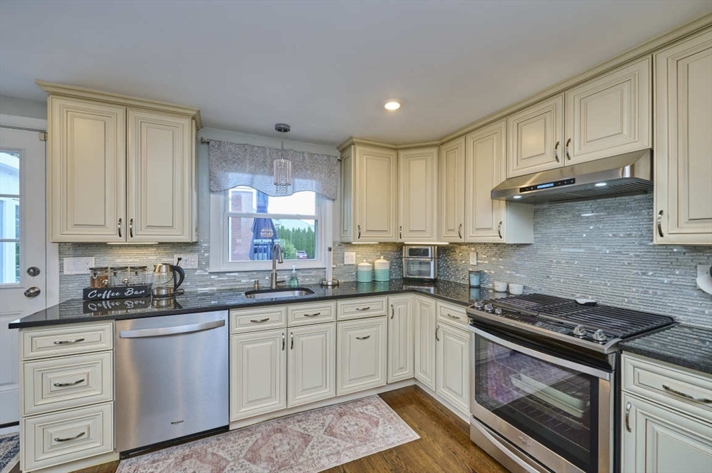 5 Rando Lane Waltham, MA 02451 - Photo 10 of 40 Gallery Image 10
