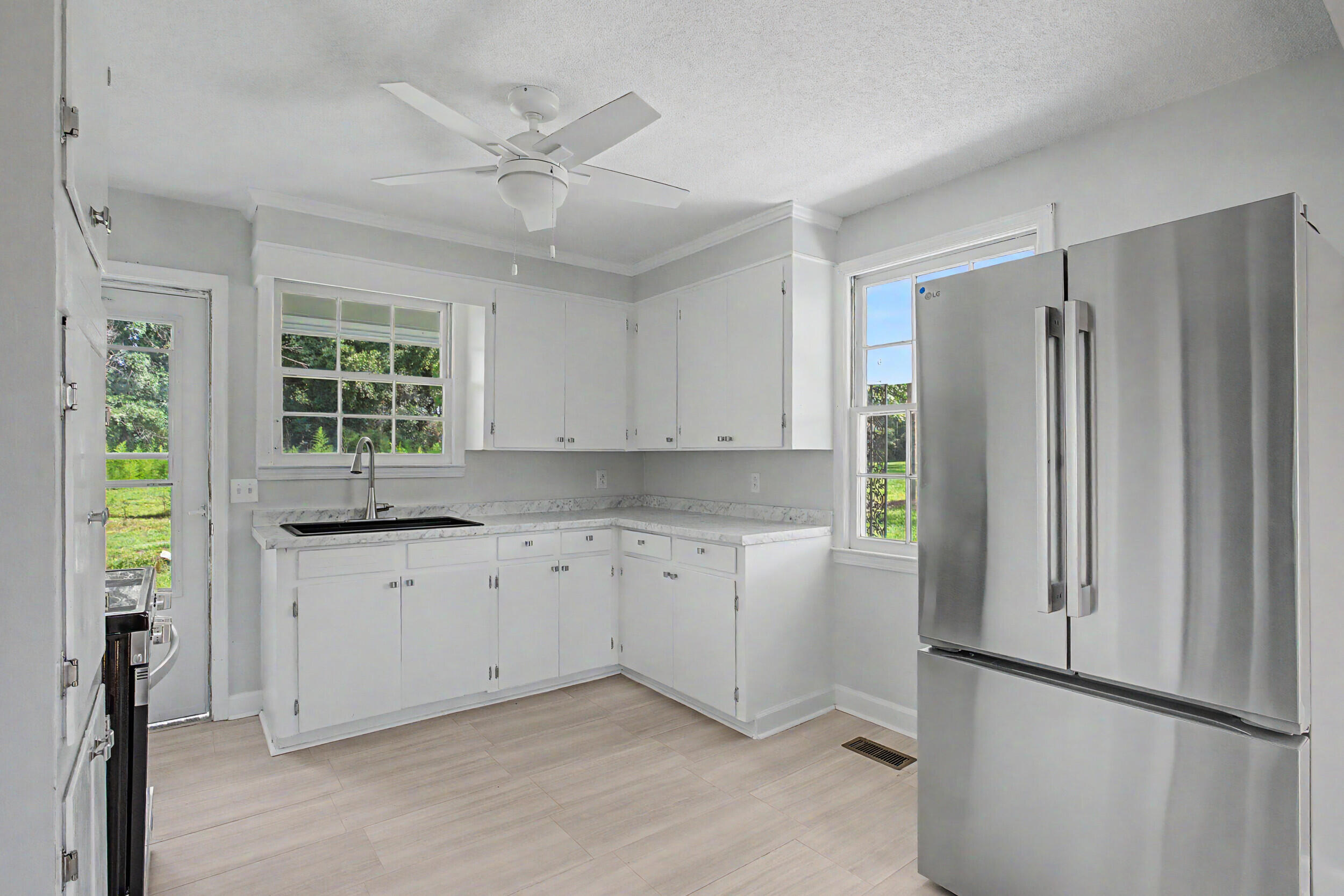 125 Aiken Street Springfield, SC 29146 - Photo 13 of 38
