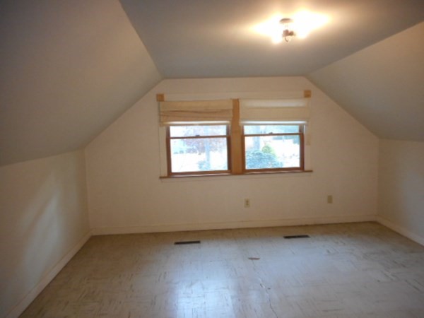98 Swifts Beach Road Wareham, MA 02571 - Photo 12 of 16 Gallery Image 12
