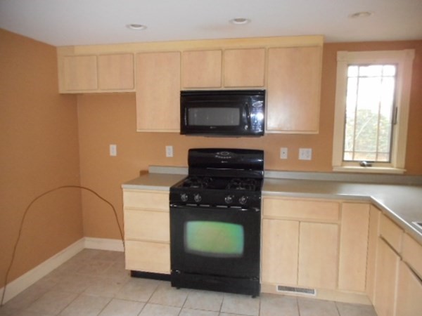 98 Swifts Beach Road Wareham, MA 02571 - Photo 7 of 16 Gallery Image 7