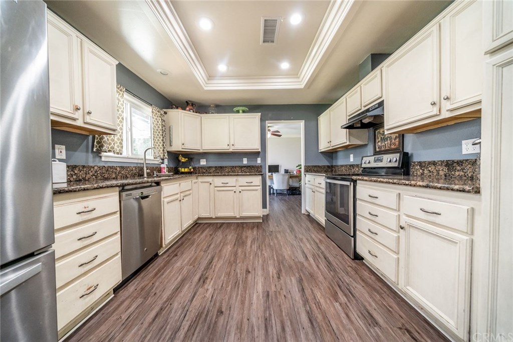 2725 McAllister Street Riverside, CA 92503 - Photo 8 of 51 Gallery Image 8