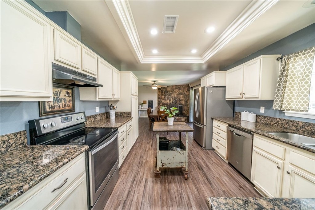 2725 McAllister Street Riverside, CA 92503 - Photo 9 of 51 Gallery Image 9