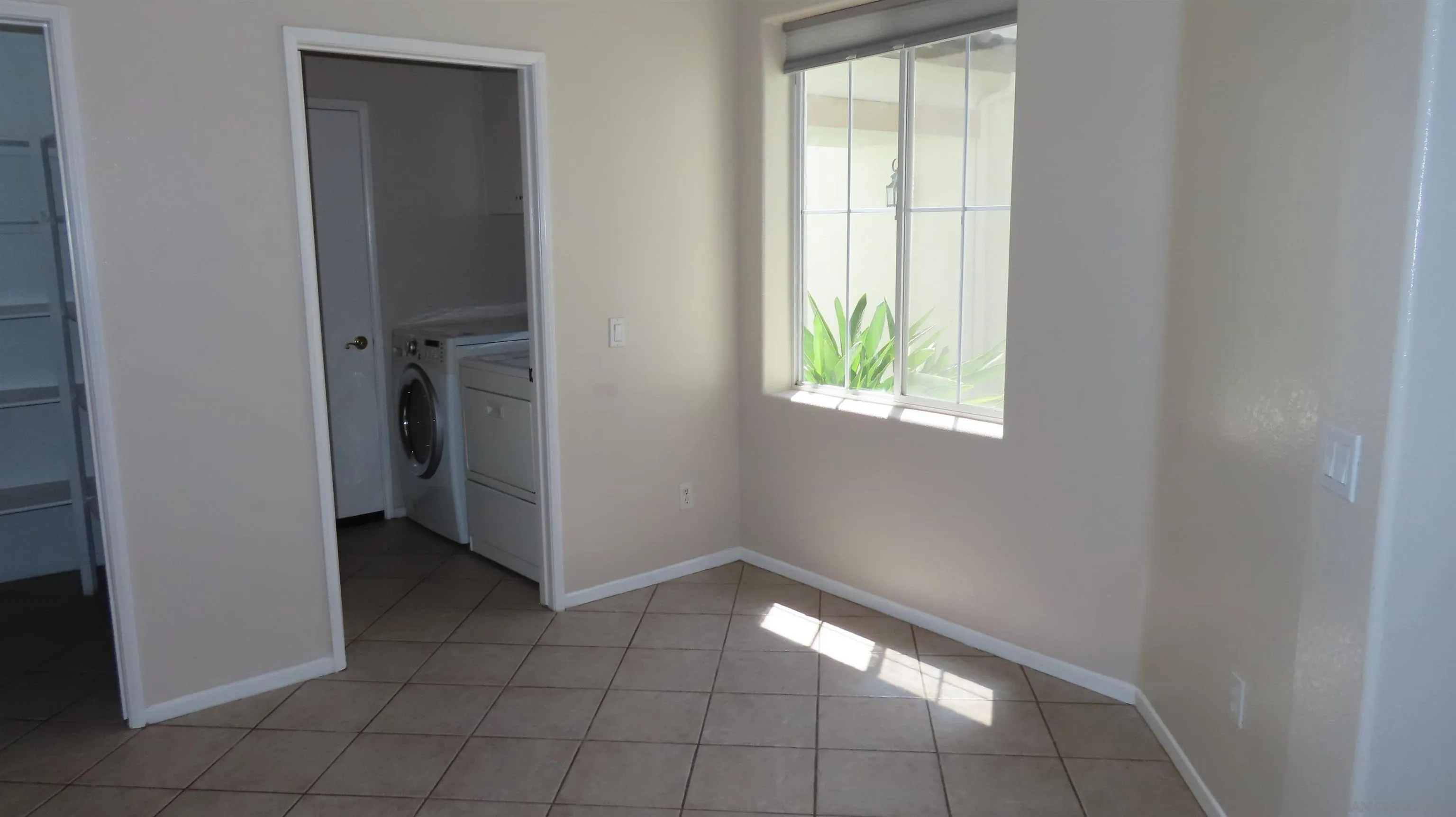 3755 Carmel View Road, Unit 3 San Diego, CA 92130 - Photo 16 of 43 Breakfast Area