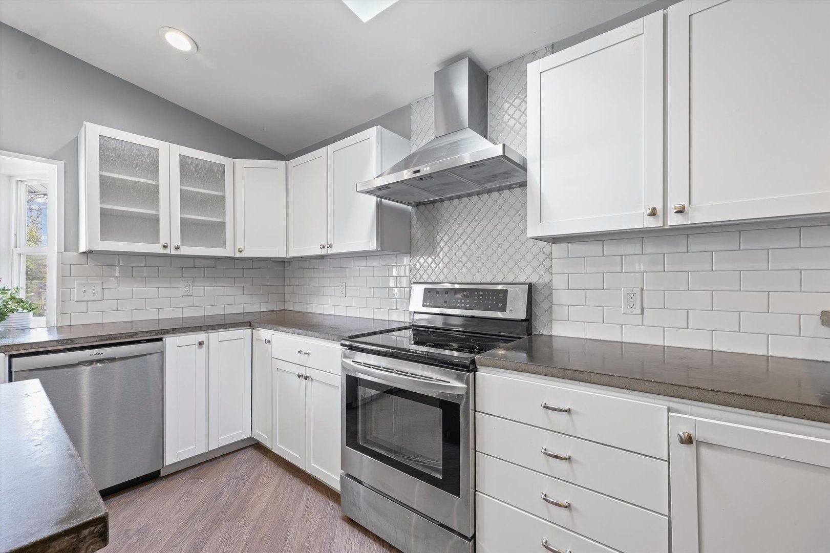 605 South Russell Street Champaign, IL 61821 - Photo 8 of 27