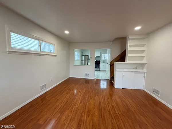 $3,800 | 260 Everett Road, Parsippany, NJ 07054