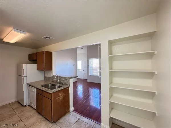 $1,195 | 3923 Gogo Way, Unit 105, Las Vegas, NV 89103