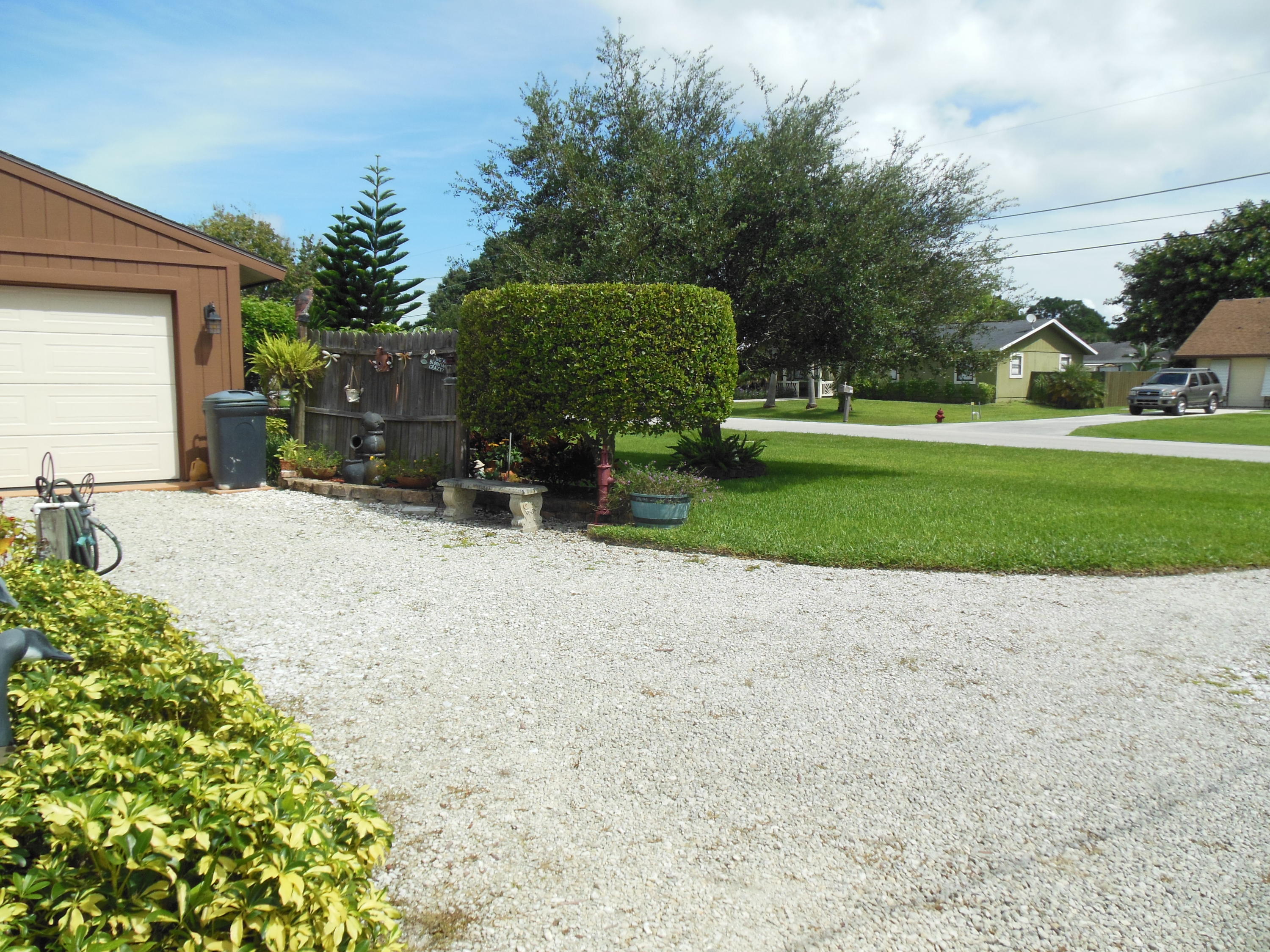 5717 Raintree Trail Fort Pierce, FL 34982 - Photo 3 of 24 Driveway
