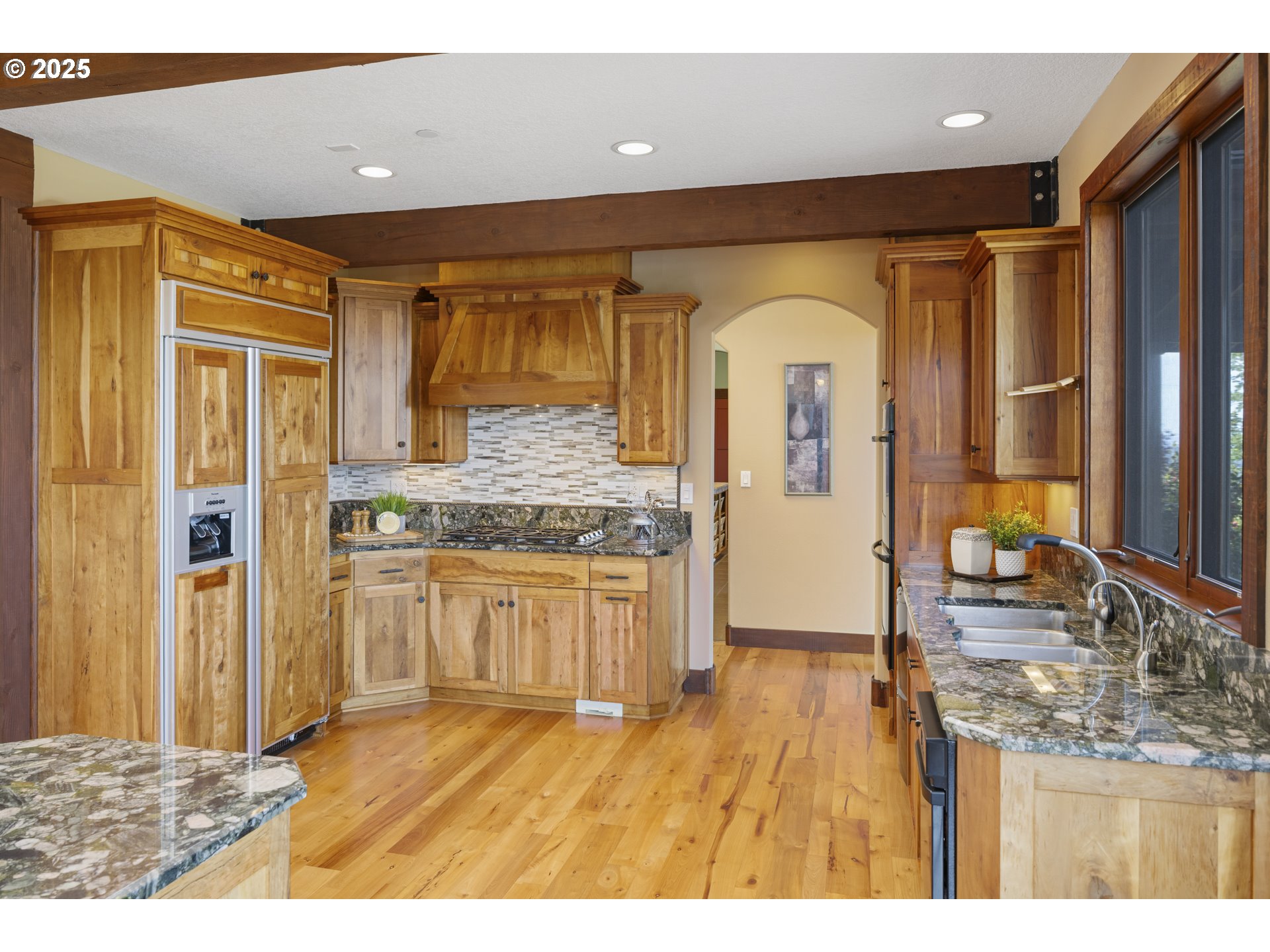 21250 Southwest Jaquith Road Newberg, OR 97132 - Photo 13 of 48 a bathroom with a sink a mirror and a bathtub